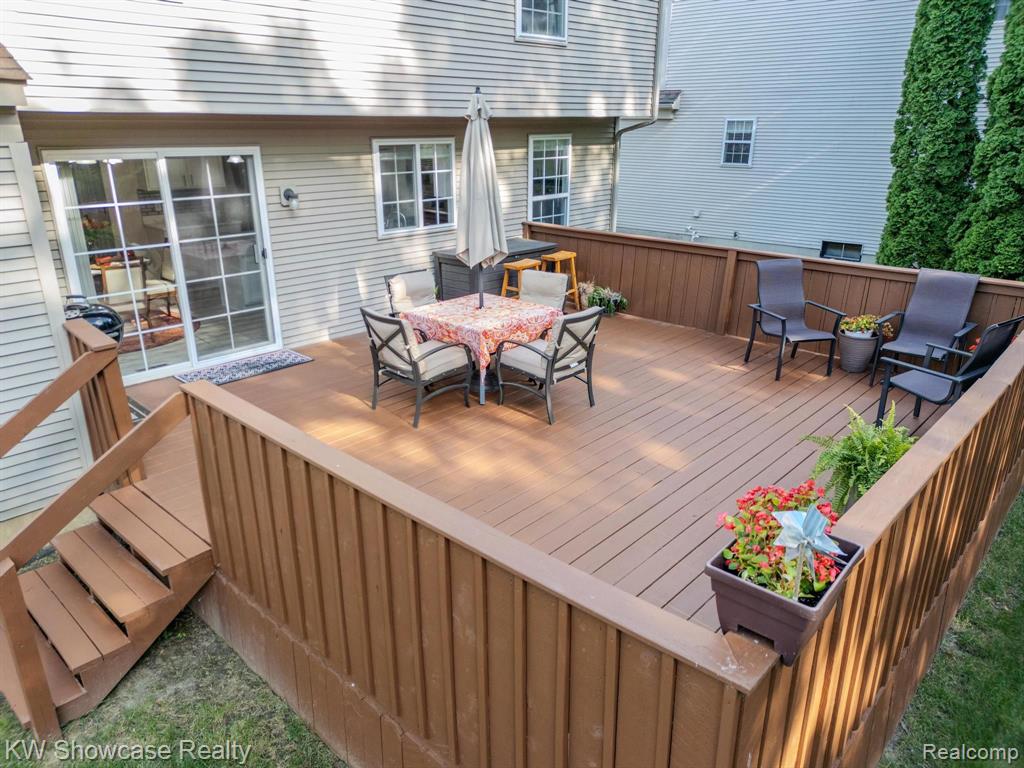 8258 HUMMINGBIRD Drive, Ypsilanti, MI 48197 — Photo 9