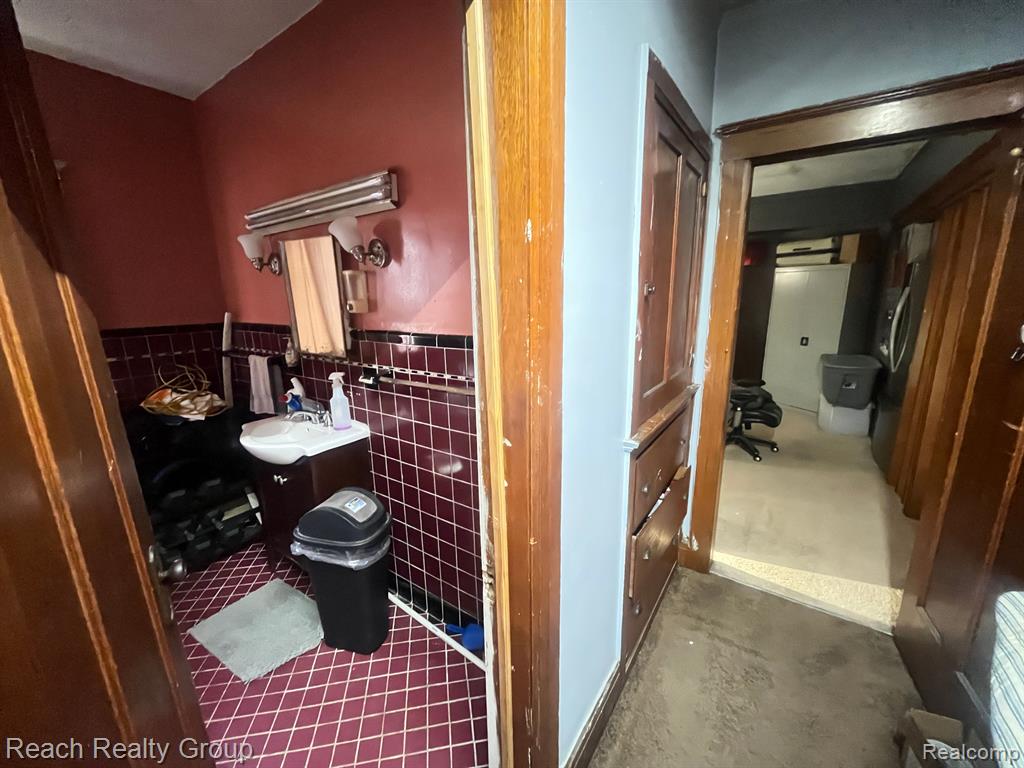 22755 GRAND RIVER Avenue, Detroit, MI 48219 — Photo 17