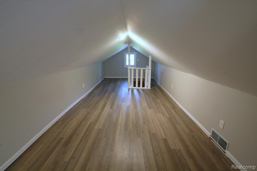 7035 PONTIAC LAKE Road, Waterford, MI 48327 — Photo 22