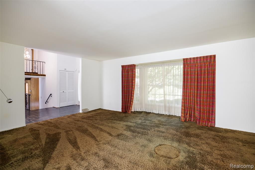 19646 Wilshire Boulevard, Beverly Hills, MI 48025 — Photo 9