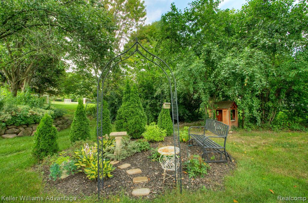 47694 EDINBURGH Drive, Plymouth, MI 48170 — Photo 79