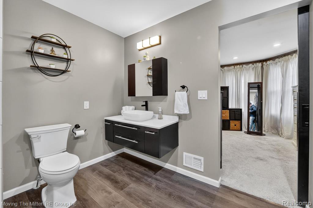 10129 Walnut Shores Drive, Fenton, MI 48430 — Photo 27