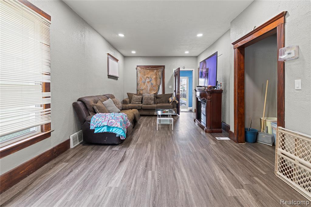 7821 Navy Street, Detroit, MI 48209 — Photo 8