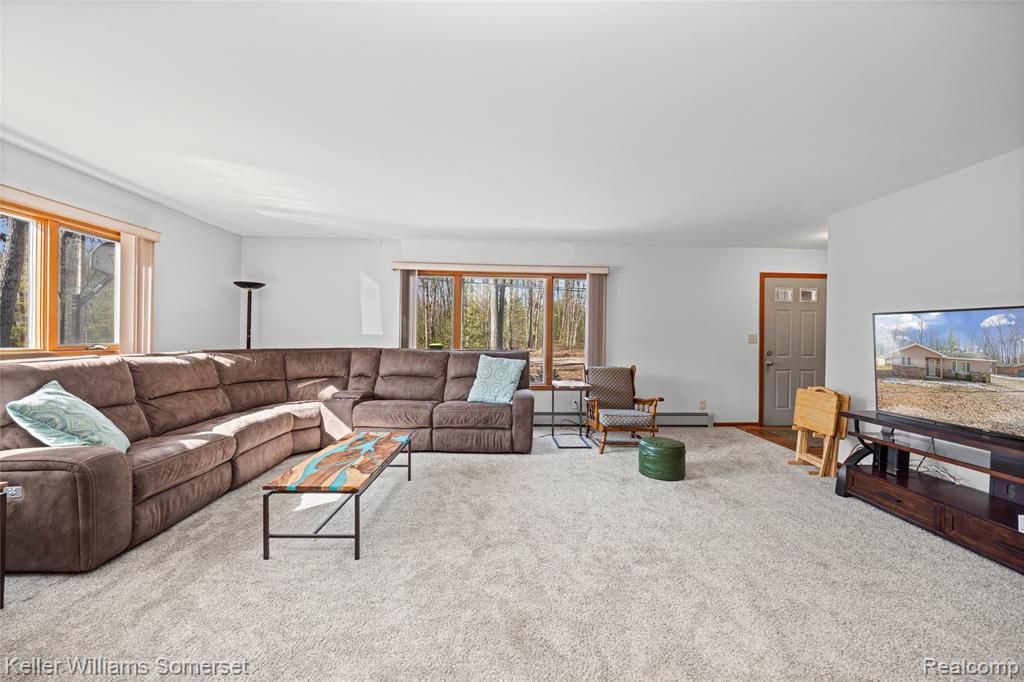 208 Hitchcock Avenue, Roscommon, MI 48653 — Photo 10