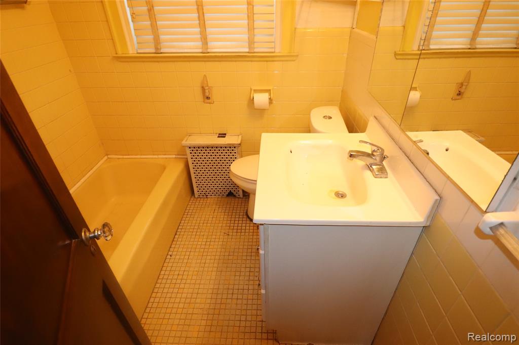 16767 Edinborough Road, Detroit, MI 48219 — Photo 9