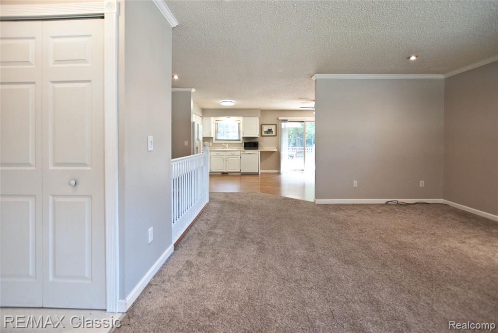 5280 Weston Court, Commerce Twp, MI 48382 — Photo 5