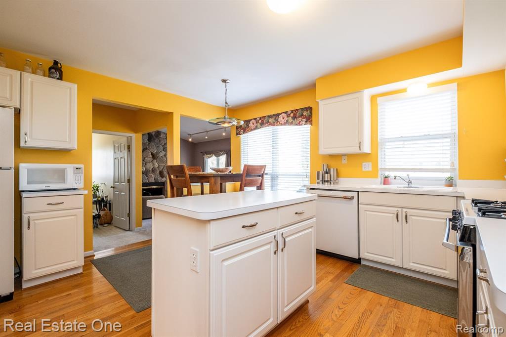 7265 WILLOW OAK Drive, West Bloomfield, MI 48324 — Photo 12