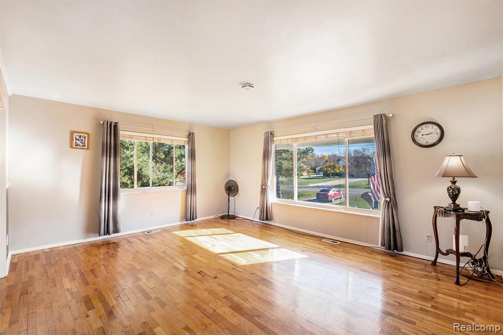 5212 W Farrand Road, Clio, MI 48420 — Photo 5
