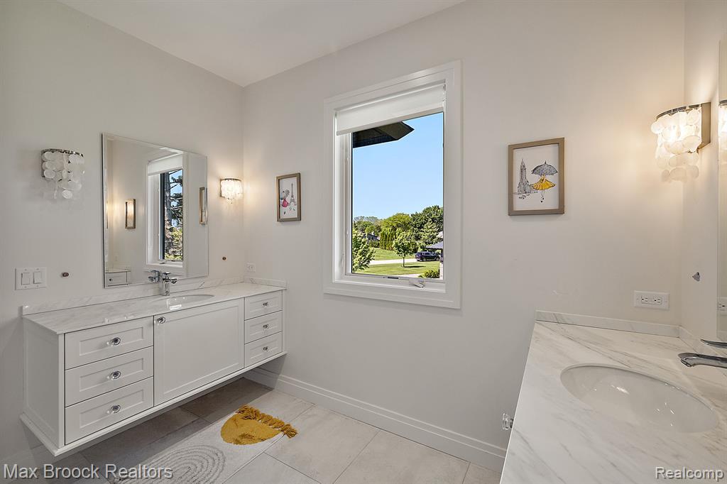 6925 Meadowlake Road, Bloomfield Hills, MI 48301 — Photo 24