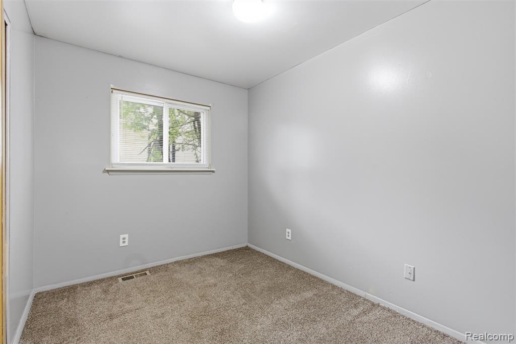 7044 Hudson Avenue, Warren, MI 48091 — Photo 6