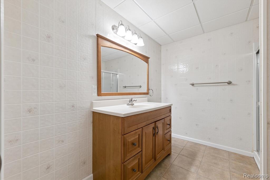 7127 Perry Lake Road, Clarkston, MI — Photo 52