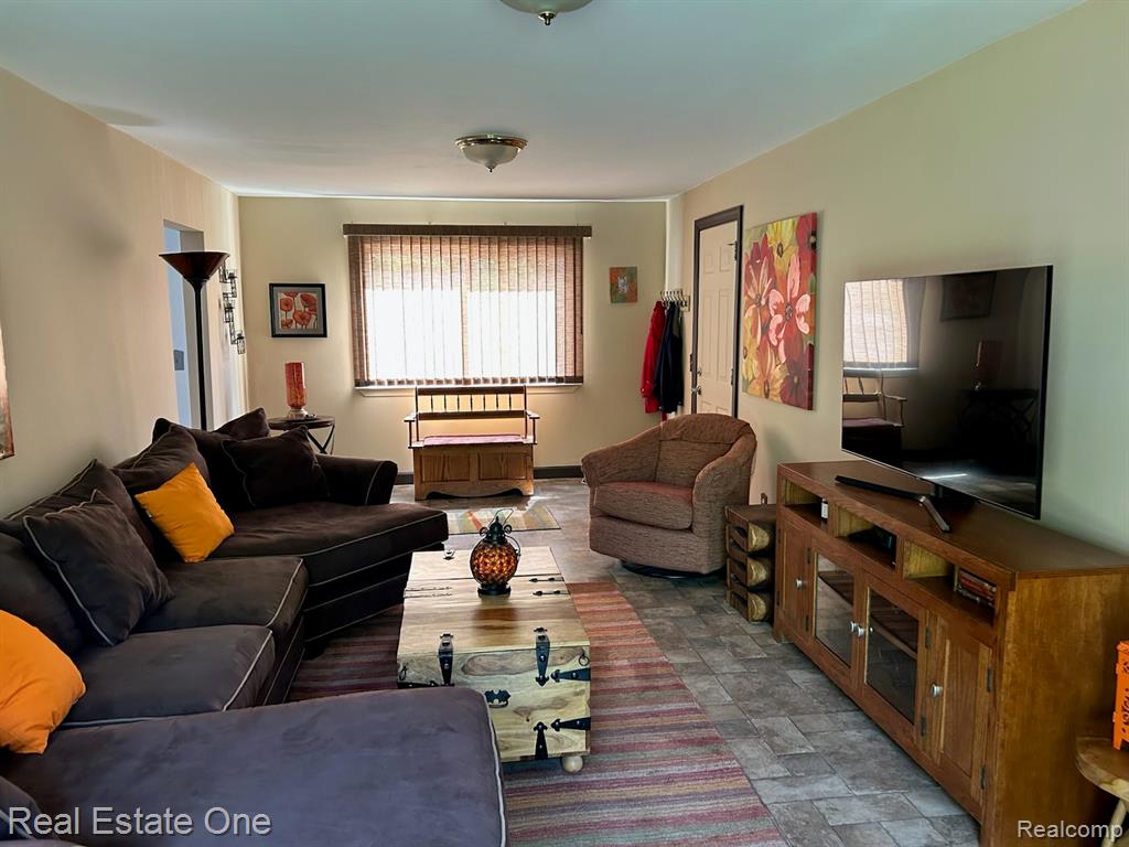 2075 Deering Street, Garden City, MI — Photo 18