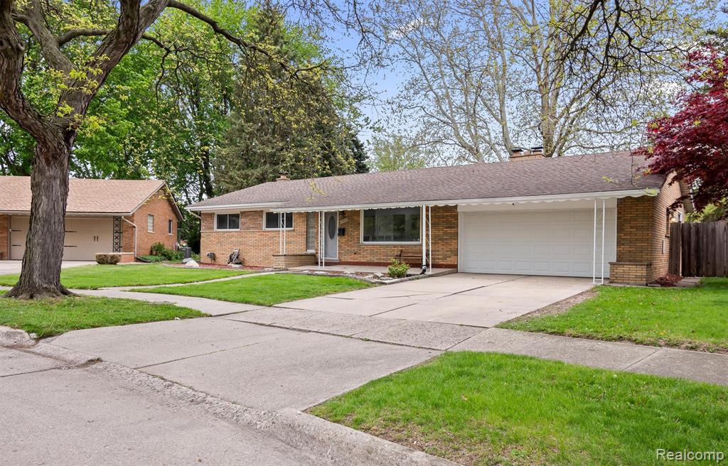 11215 Chippewa Drive, Warren, MI 48093 — Photo 2