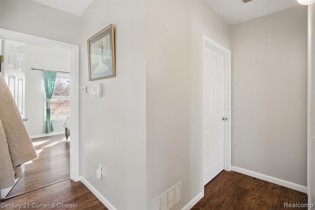 6084 BROCKWAY Street, Commerce Twp, MI 48382 — Photo 14