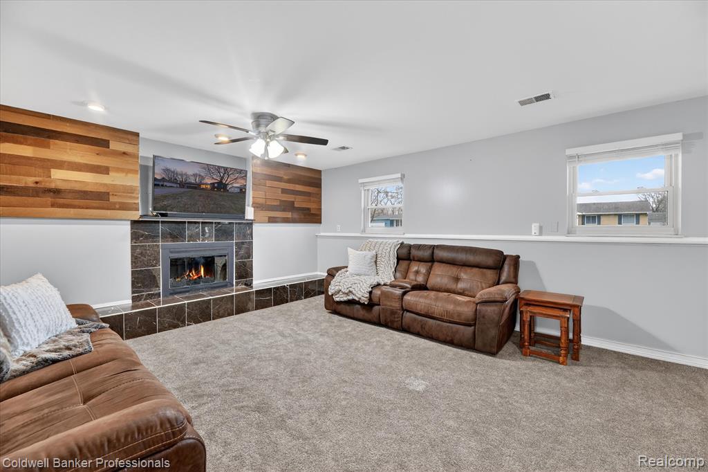 6163 King Arthur Drive, Swartz Creek, MI 48473 — Photo 22
