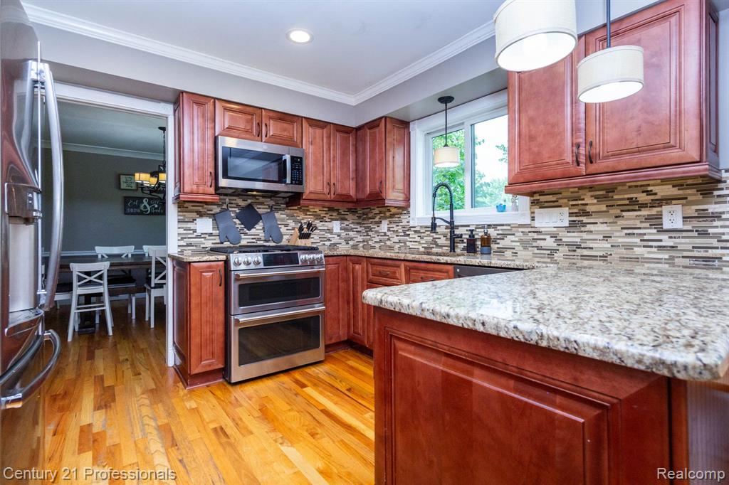 671 Bridgestone Drive, Rochester Hills, MI 48309 — Photo 13