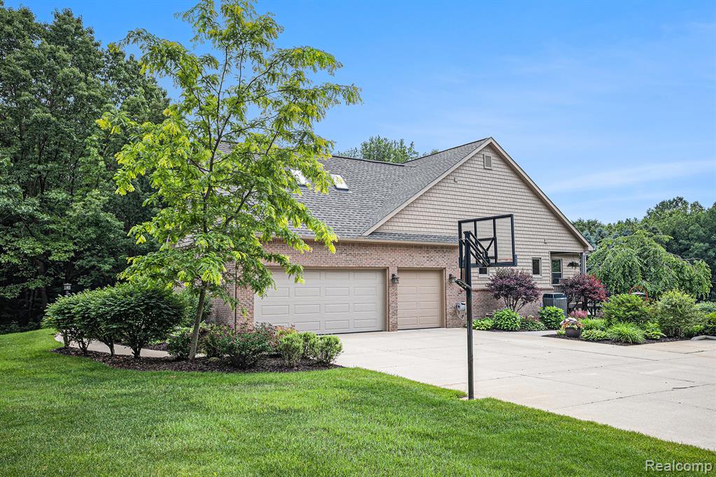 4301 Rolling Acres Drive, Hartland, MI 48353 — Photo 59