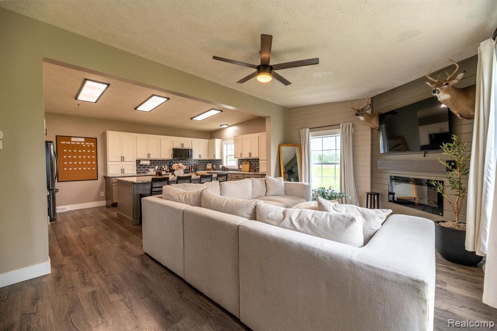 5373 MERTZ Road, Mayville Vlg, MI 48744 — Photo 3
