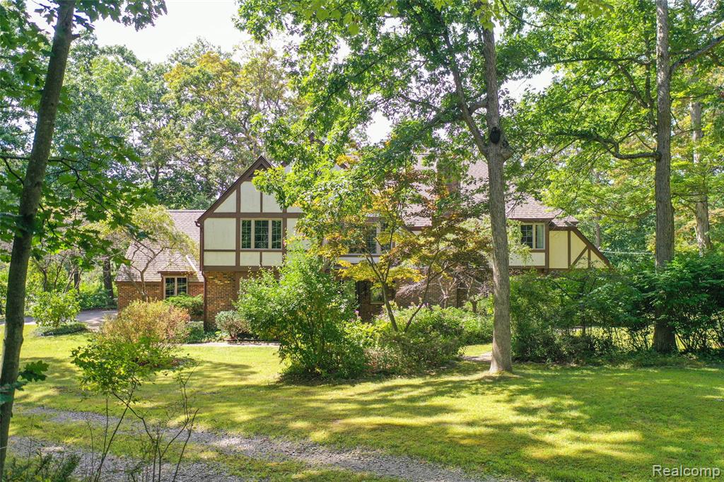 15000 Bishop Road, Byron, MI 48418 — front exterior