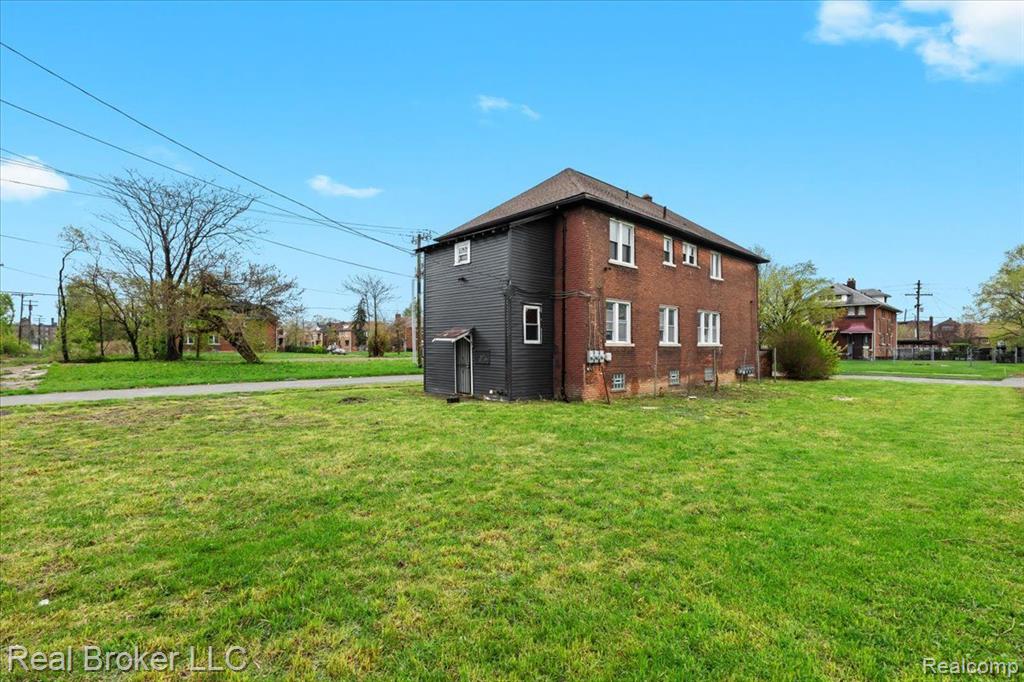 4204 CLEMENTS Street, Detroit, MI 48238 — Photo 21