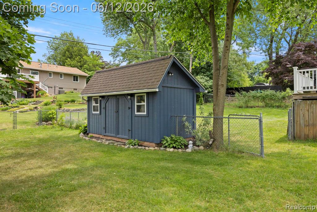 1808 Lombardy, Highland, MI 48356 — Photo 27