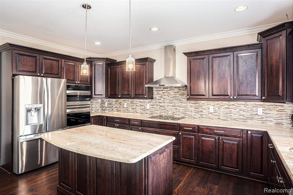 48913 Pinebrook Drive, Utica, MI 48315 — Photo 13