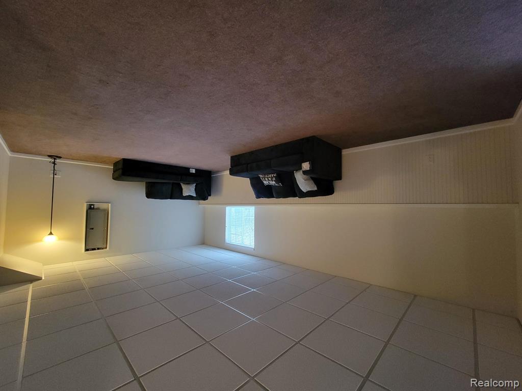 5894 Augusta Lane, Grand Blanc, MI 48439 — Photo 25