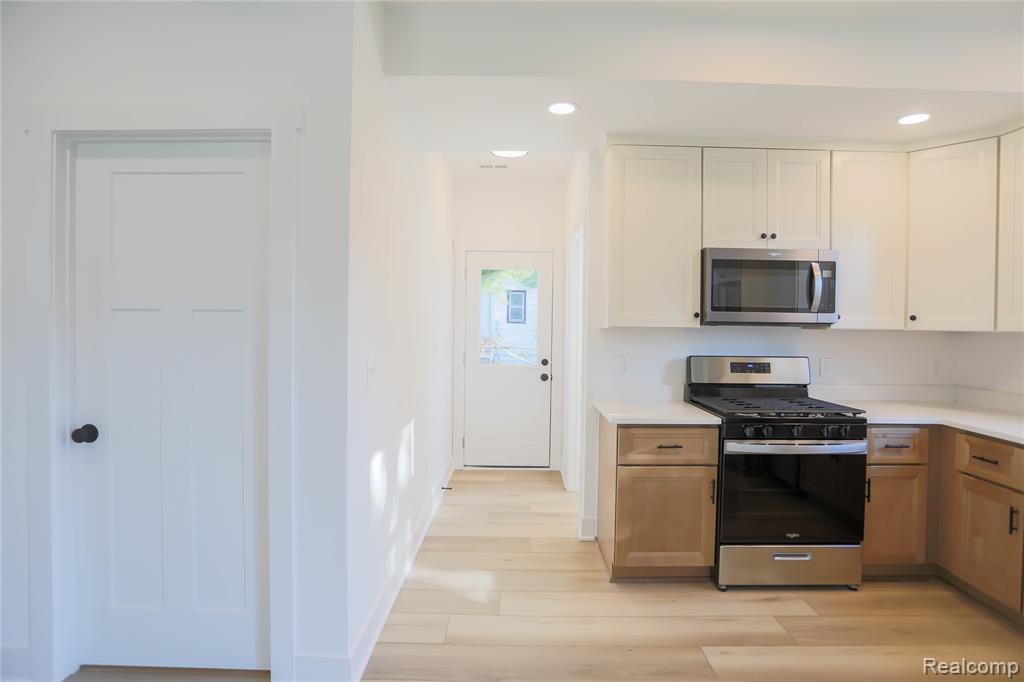 129 South Avenue, Mount Clemens, MI 48043 — Photo 15