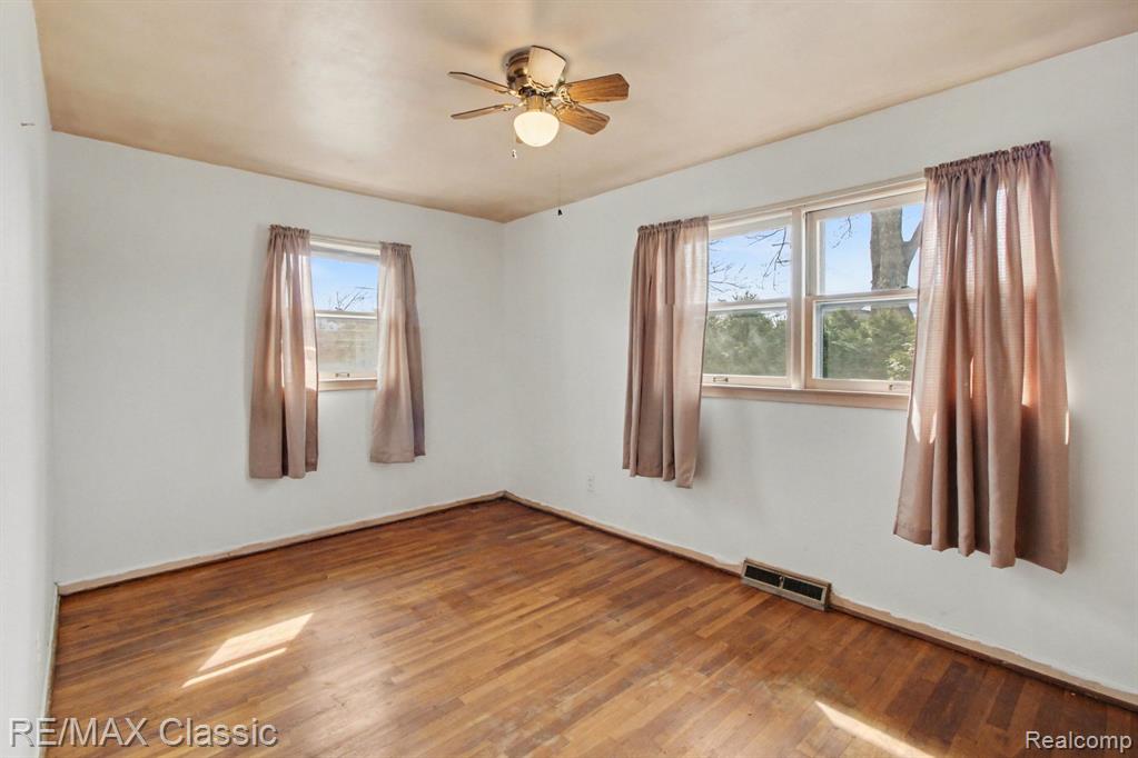 1076 Benstein Road, Commerce Twp, MI 48390 — Photo 4