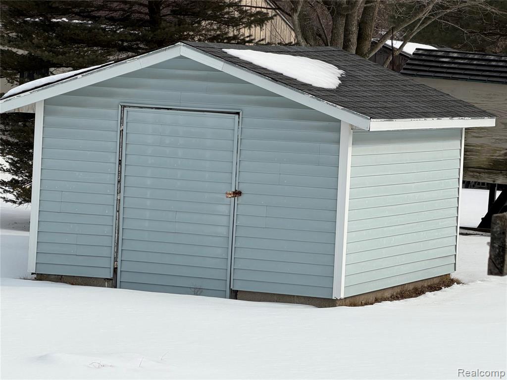 5976 Falkenbury Road, North Branch, MI 48461 — Photo 30