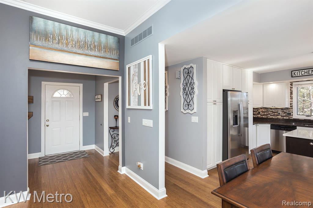 55 BOYKEN Road, Rochester Hills, MI 48307 — Photo 4