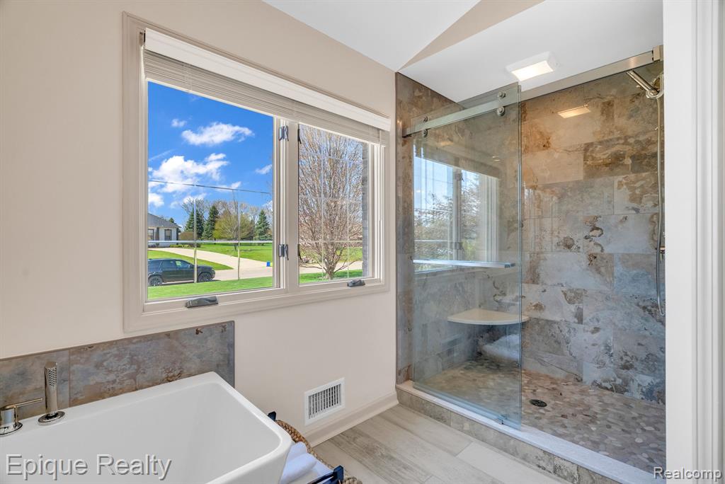 9493 Aspen View Drive, Grand Blanc, MI 48439 — Photo 25