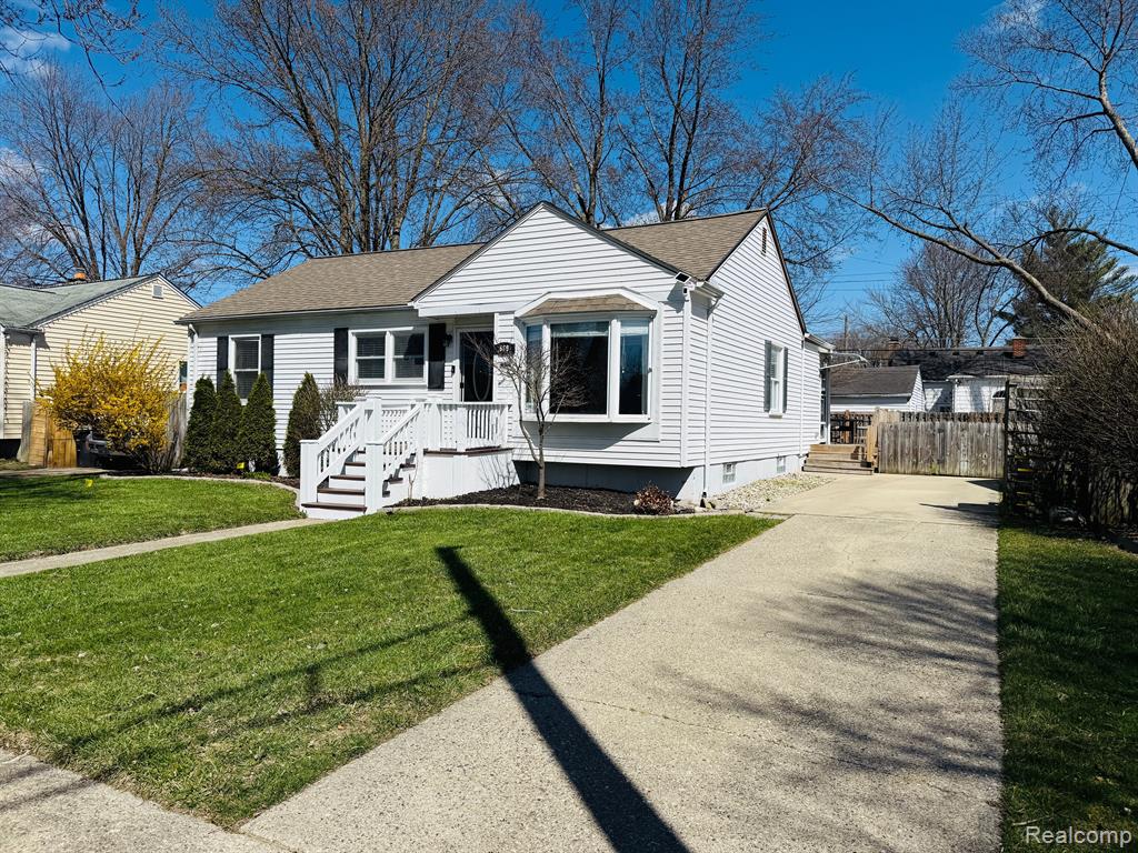669 CHIPPEWA Street, Mount Clemens, MI 48043 — Photo 4