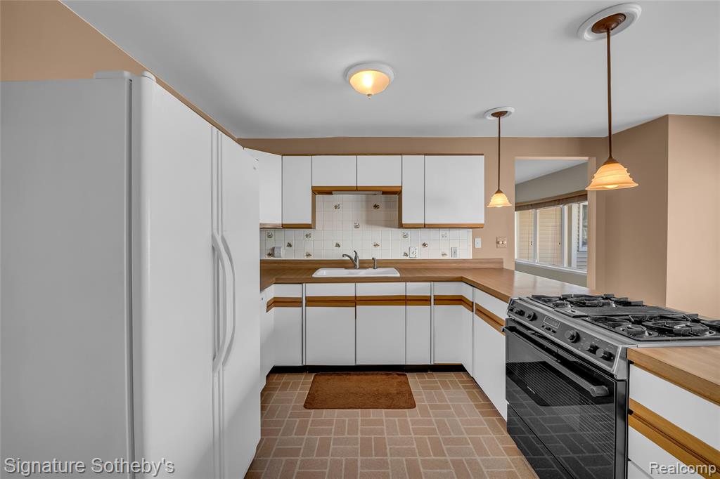 125 North Avenue, Algonac, MI 48001 — Photo 13