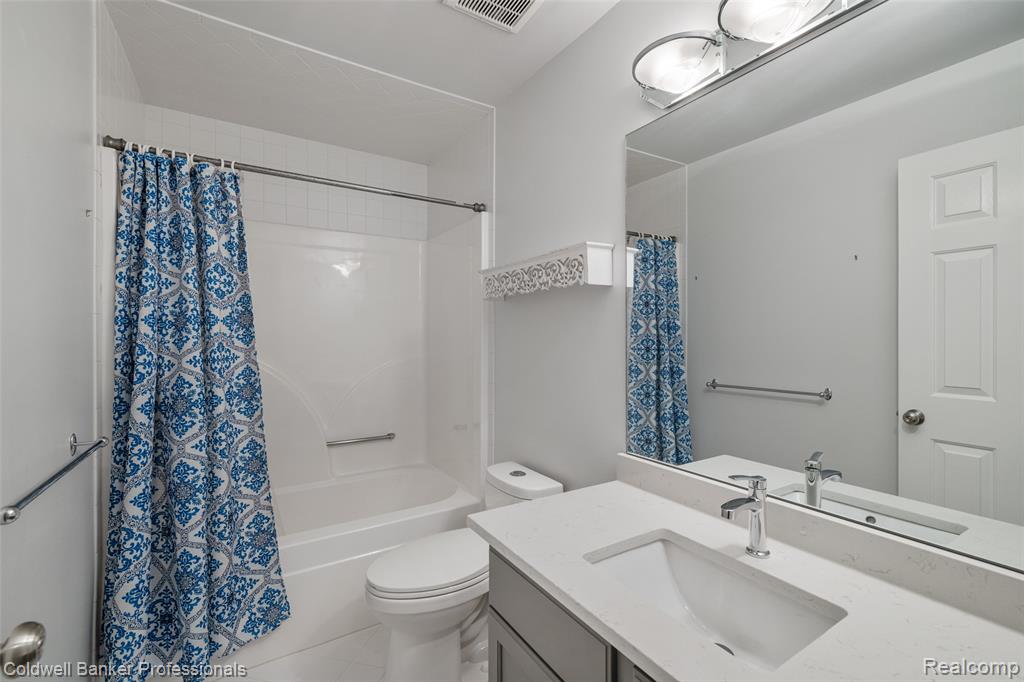 468 Orchard Ridge Drive, Lake Orion, MI 48362 — Photo 44