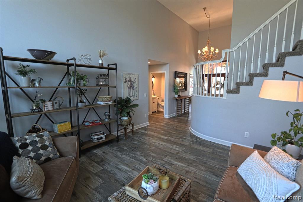 5470 HURON HILLS Drive, Commerce Twp, MI 48382 — Photo 7