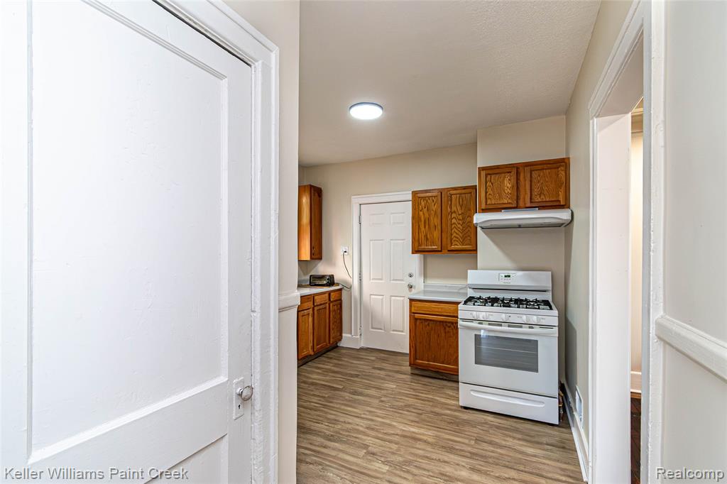 215 Winona Street, Highland Park, MI 48203 — Photo 10