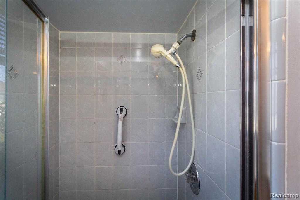53071 SPRINGHILL MEADOWS Drive, Macomb, MI 48042 — Photo 30