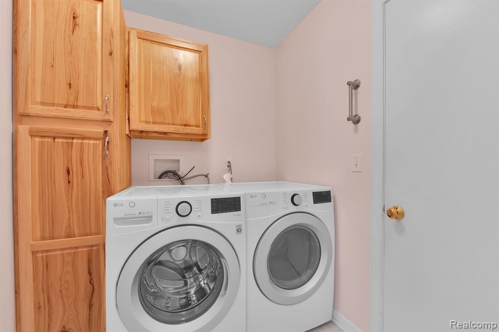 23778 ASHLEY Drive, Flat Rock, MI 48134 — Photo 17