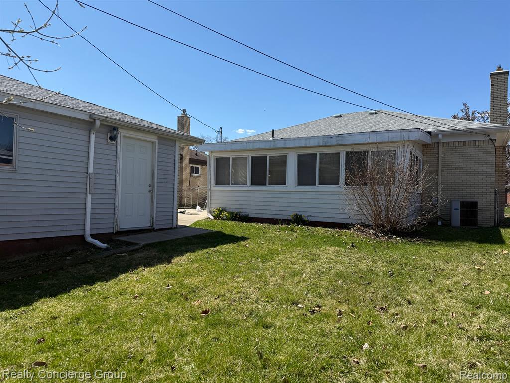 400 N LEONA Avenue, Garden City, MI — Photo 40