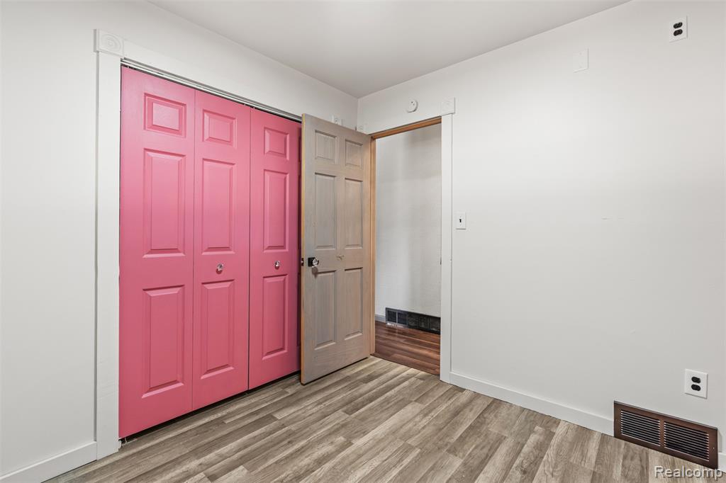 9381 Pardee Road, Taylor, MI 48180 — Photo 9