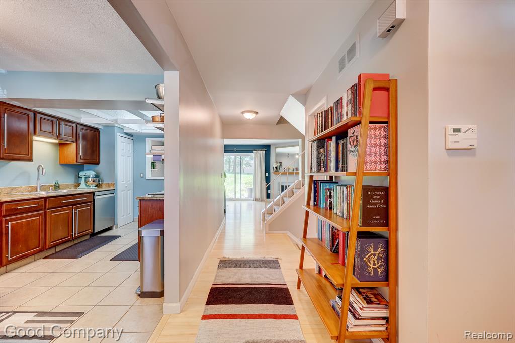28660 LOWELL N, Southfield, MI 48076 — Photo 10