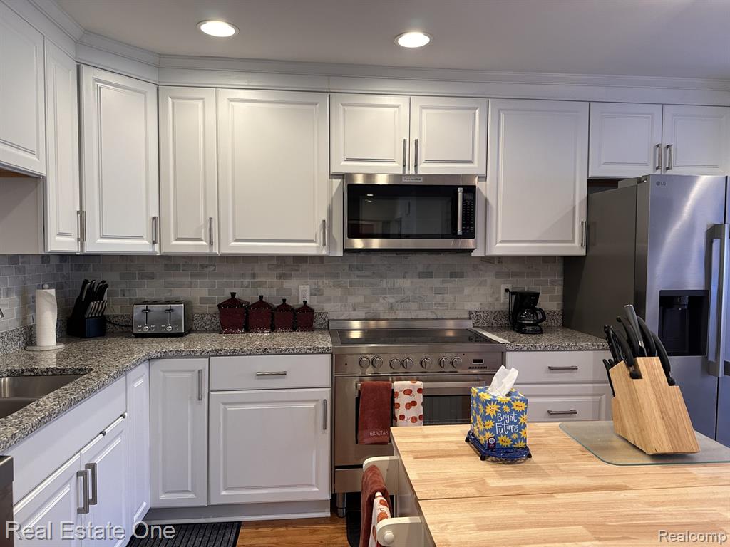 5505 Walnut Circle W, West Bloomfield, MI — Photo 9