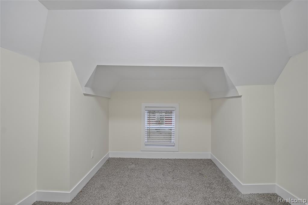 427 Melbourne, Detroit, MI 48202 — Photo 23