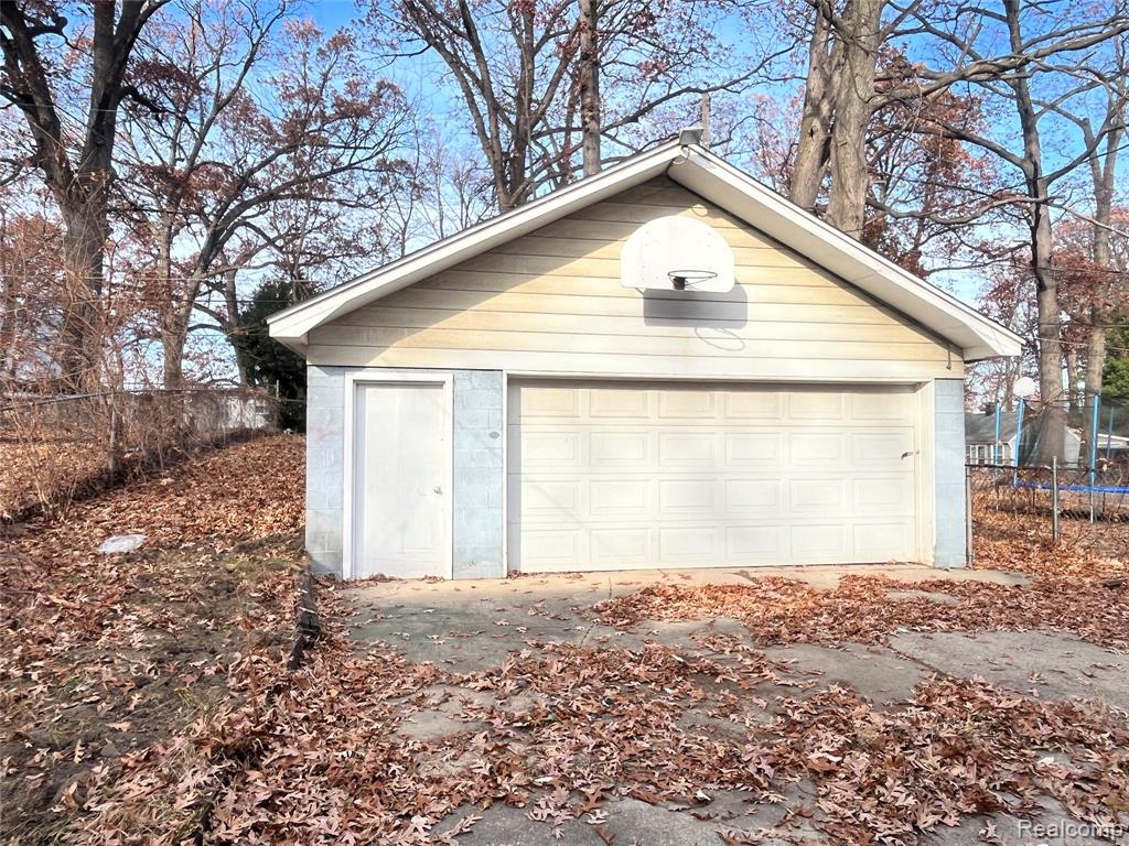 4251 Dolores Avenue, Warren, MI 48091 — Photo 16