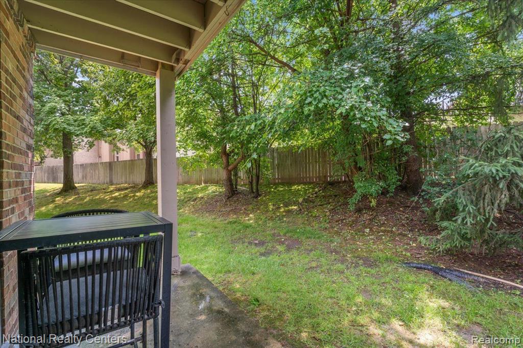 37224 BRENTWOOD Circle, Farmington Hills, MI 48331 — Photo 7