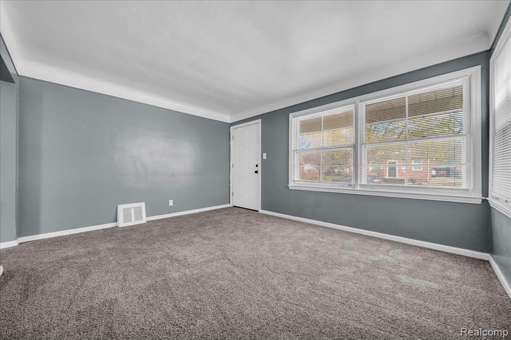 7701 PIEDMONT Street, Detroit, MI 48228 — Photo 5