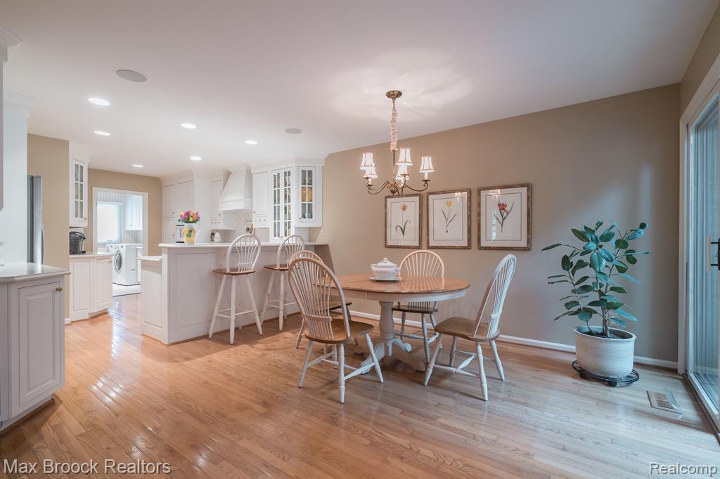 2426 HICKORY GLEN Drive, Bloomfield Hills, MI 48304 — Photo 15