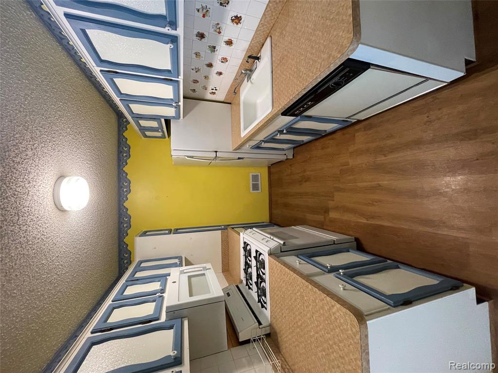 40524 Newport Drive, Plymouth, MI 48170 — Photo 12