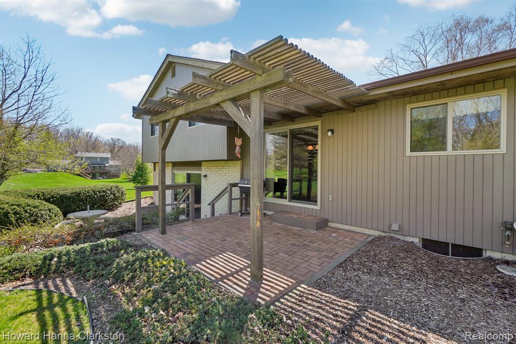 12120 Carriage Trail Drive, Davisburg, MI 48350 — Photo 37